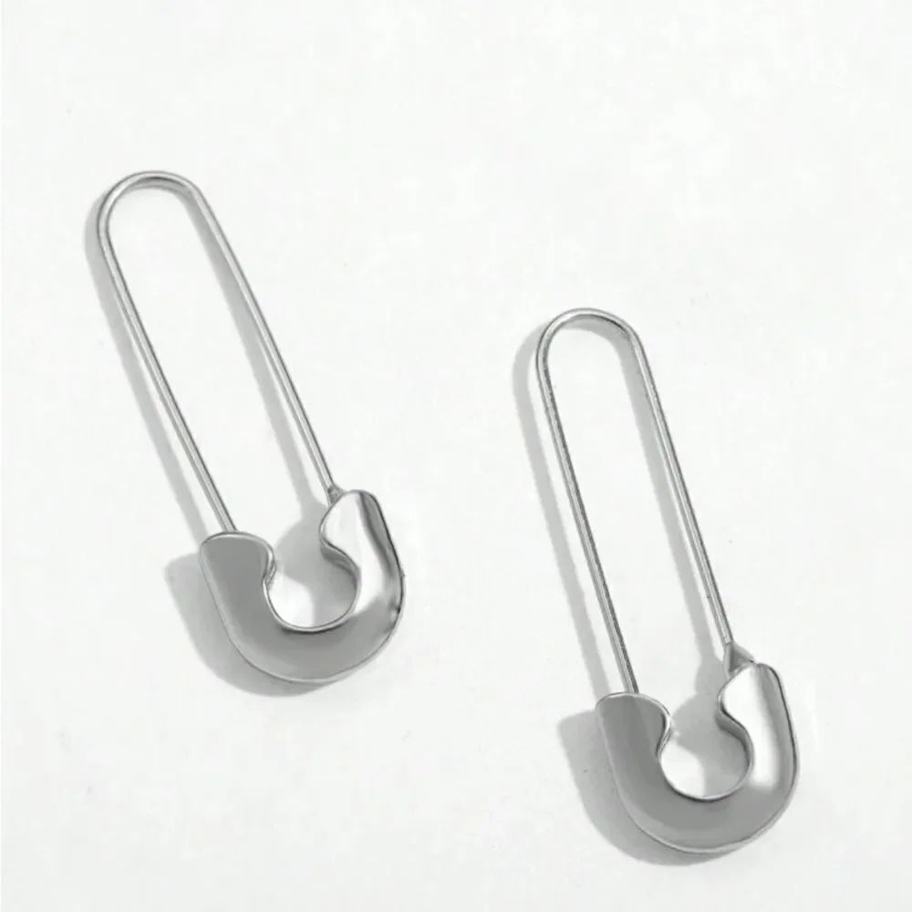 Silver Safety Pin Earrings N1342